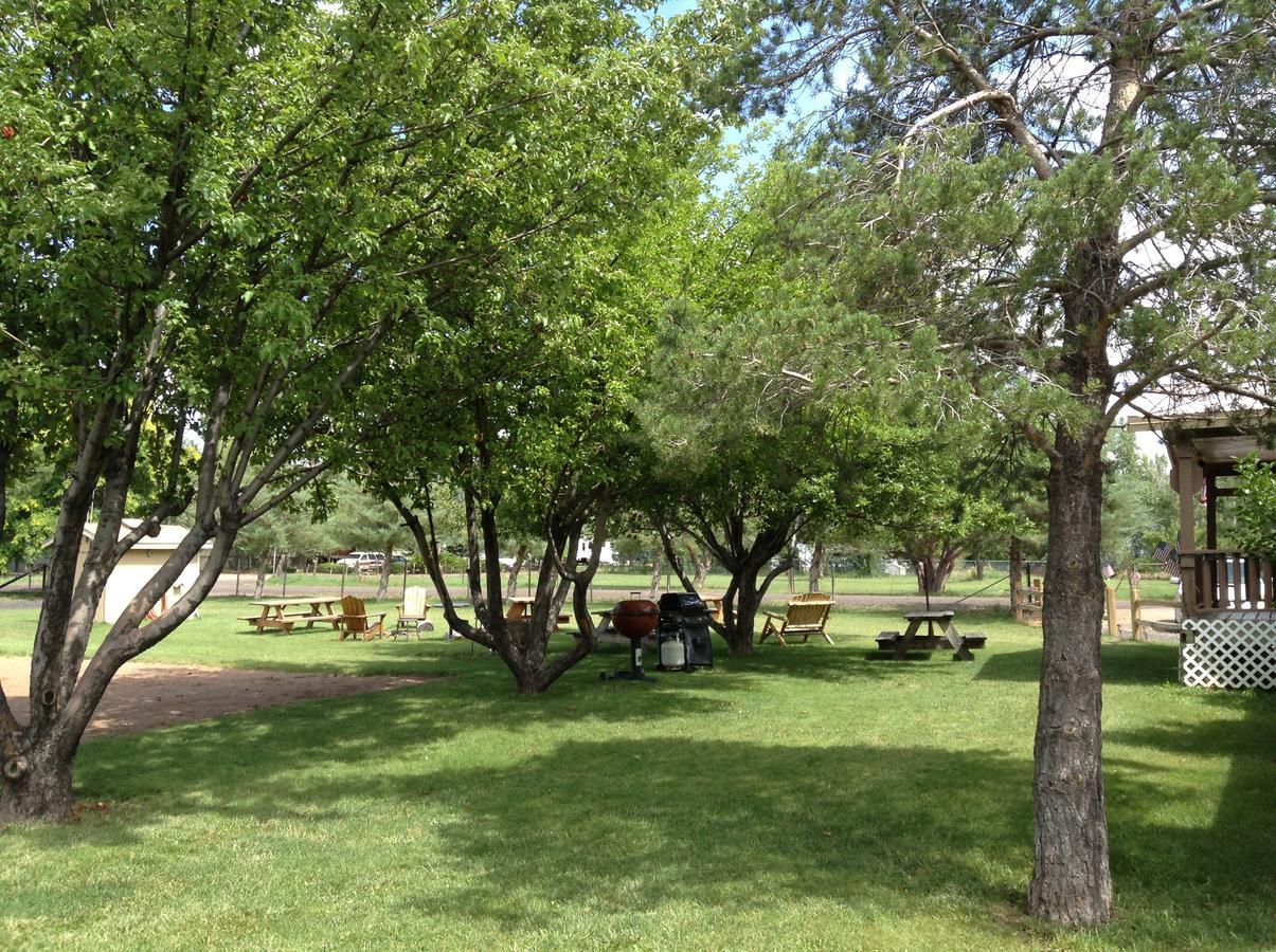 Rainbows End Fishing Resort باينتوب ليكسايد المظهر الخارجي الصورة