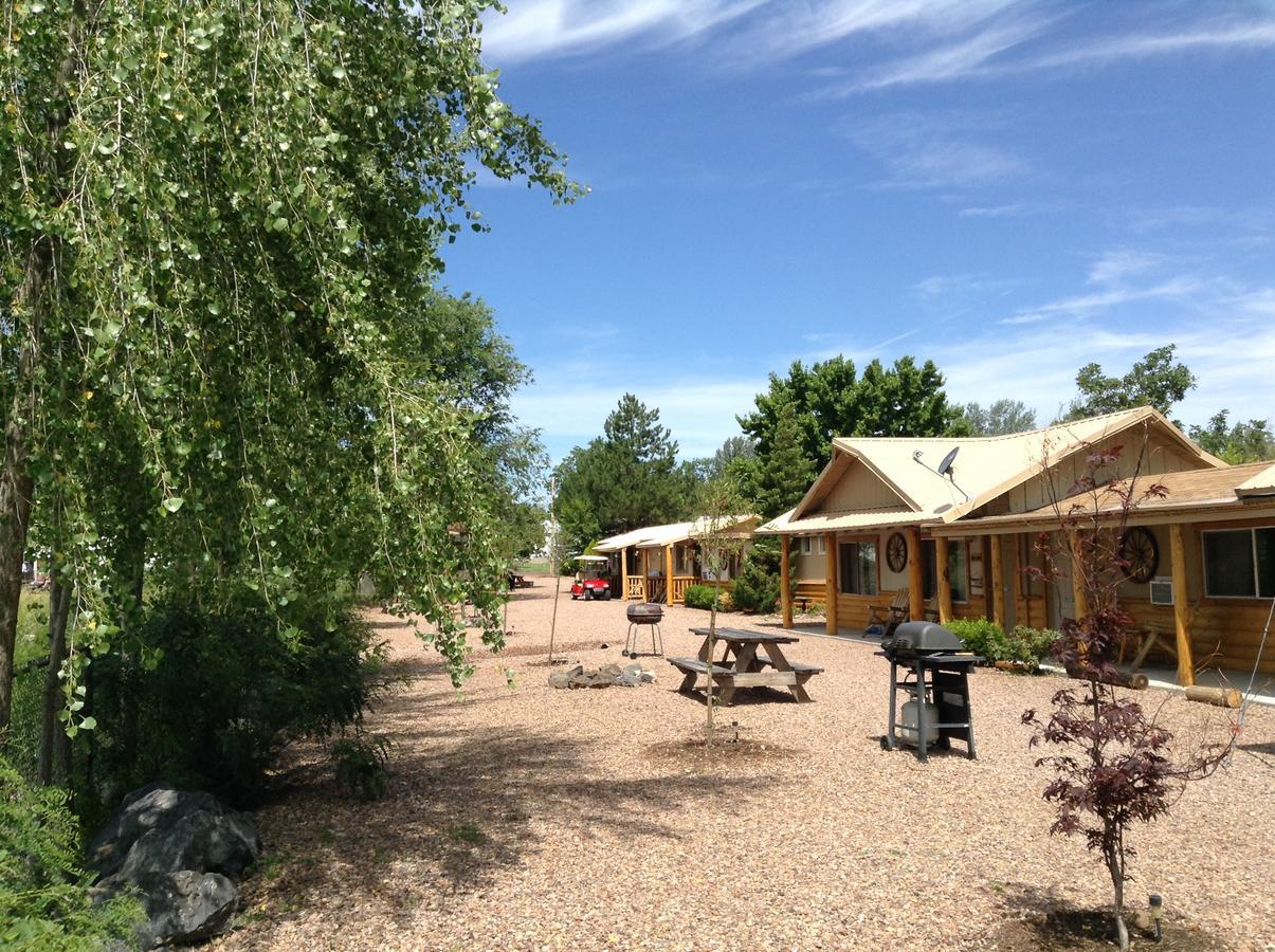 Rainbows End Fishing Resort باينتوب ليكسايد المظهر الخارجي الصورة